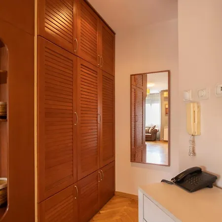 Center Lux Ii Belgrád