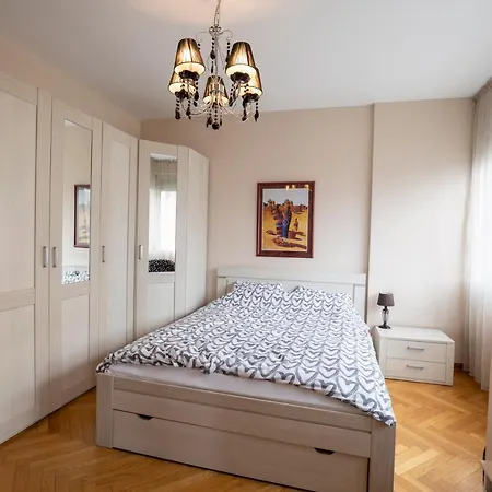 Center Lux Ii Apartman