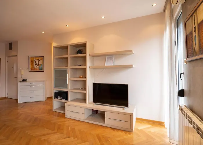 Center Lux Ii بلغراد