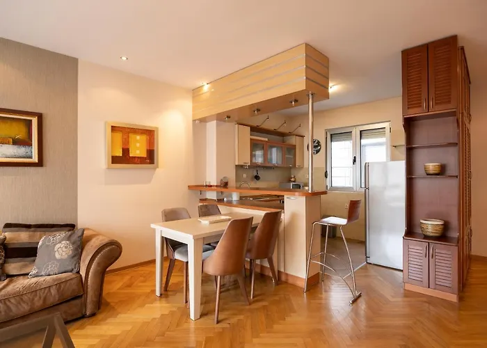 Center Lux Ii بلغراد